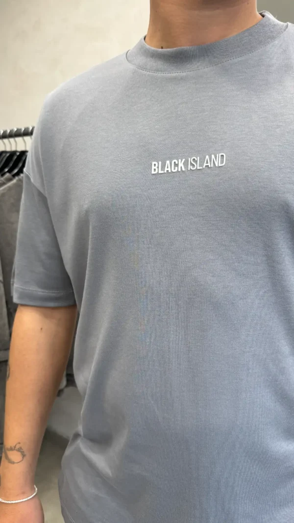 ⁦חולצות בייסיק דגם ׳BLK'⁩ – תמונה ⁦4⁩
