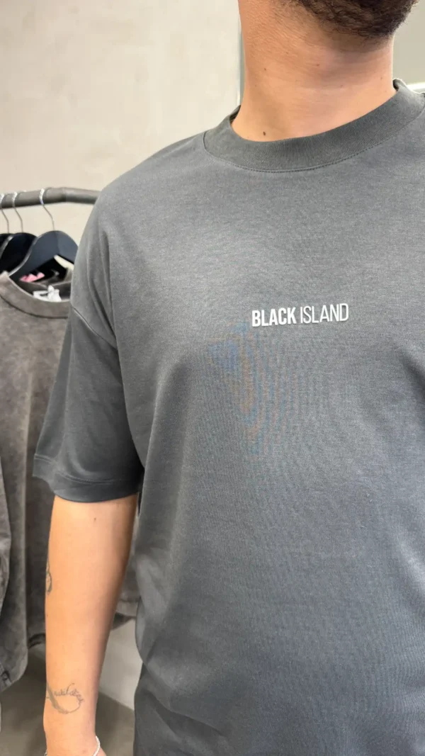⁦חולצות בייסיק דגם ׳BLK'⁩ – תמונה ⁦5⁩