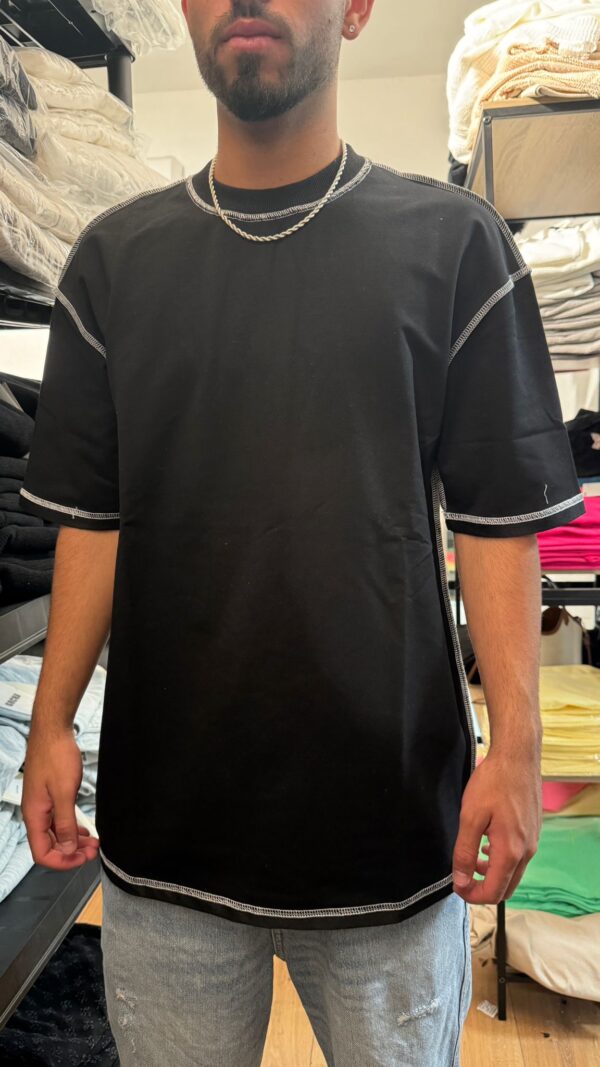 חולצת תפר הפוך  'IP' BLACK
