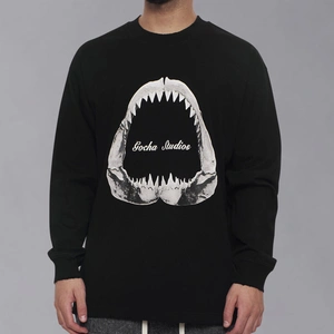 חולצה ארוכה אוברסייז SHARK BLACK