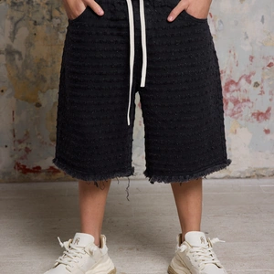 שורט ג'ינס אוברסייז GLOW BLACK